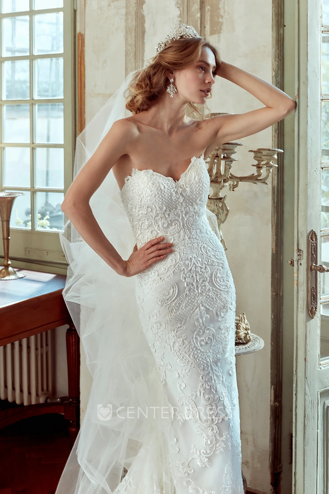 Sweetheart Sheath Gown With Lace Appliques And Court Train
