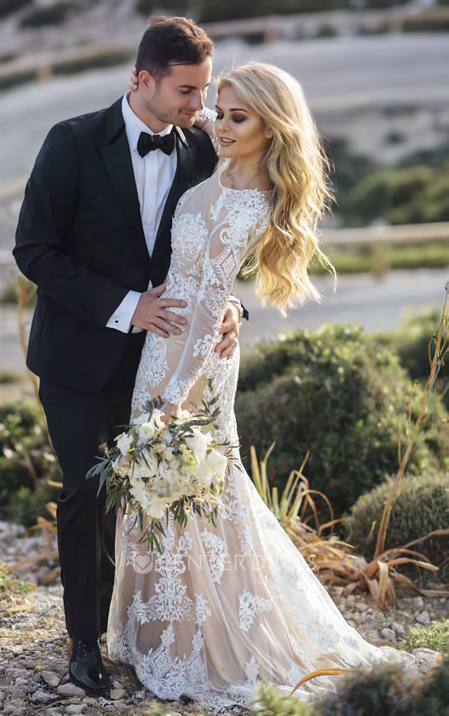Romantic Lace Mermaid Long Sleeve Wedding Dress 2025 Modest Sweep Train