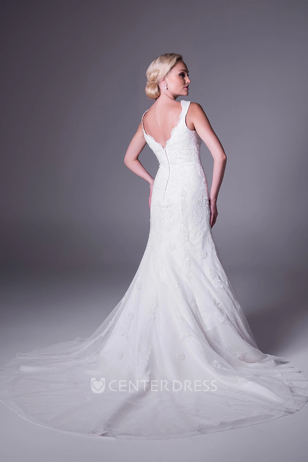 A-Line Sleeveless Maxi Appliqued Strapped Lace Wedding Dress