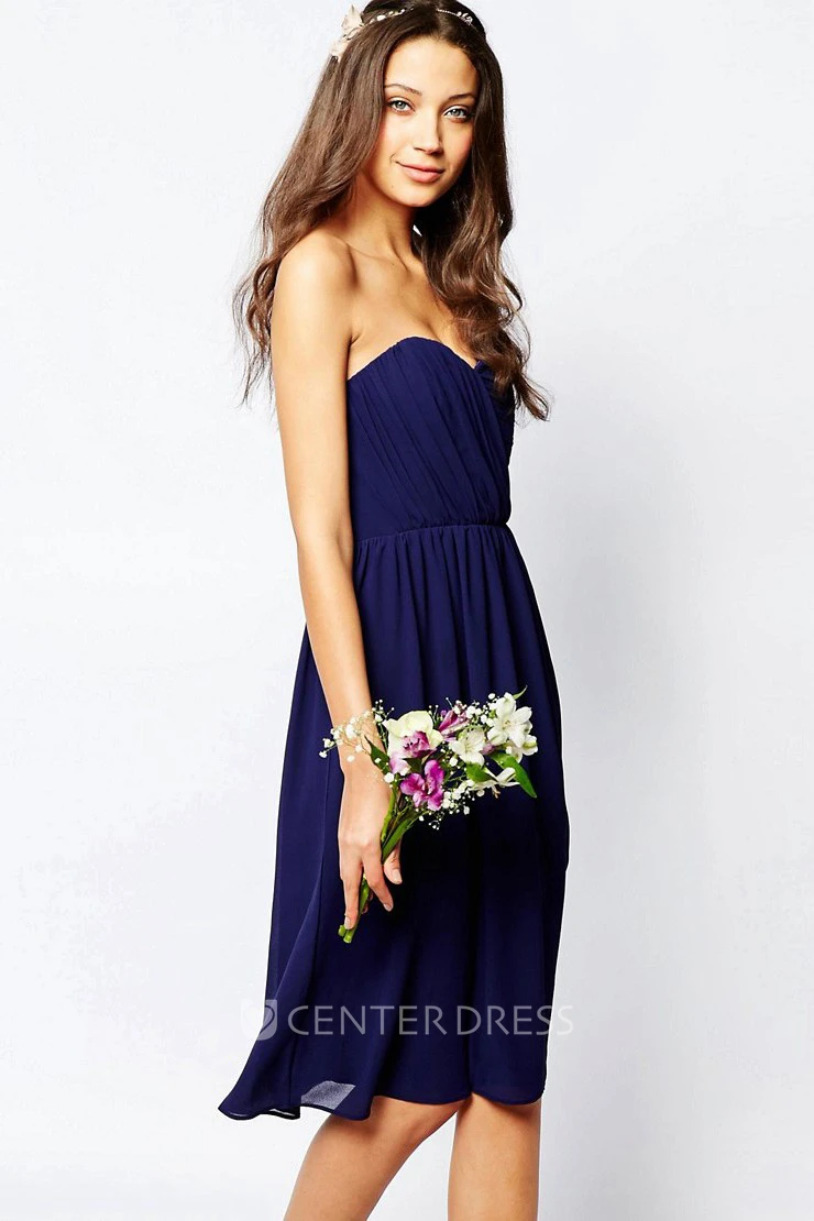 A-Line Sweetheart Ruched Sleeveless Knee-Length Chiffon Bridesmaid Dress