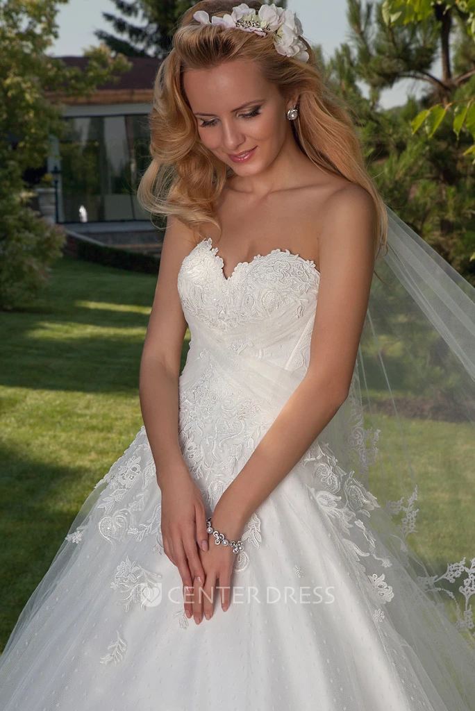 Ball Gown Maxi Appliqued Sweetheart Sleeveless Tulle Wedding Dress