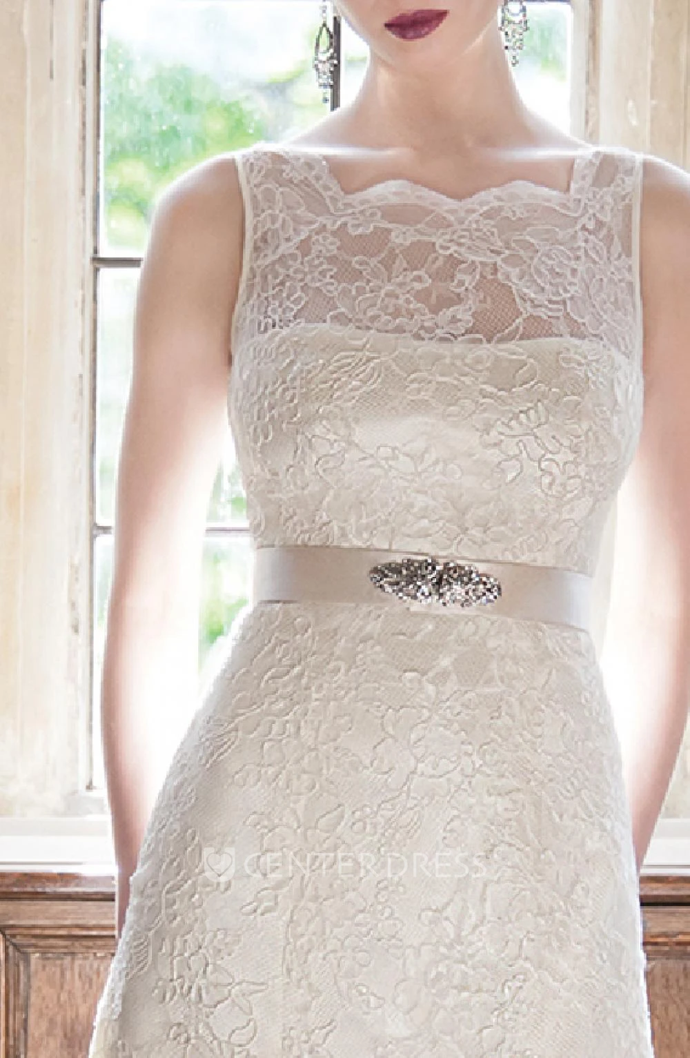 Sleeveless Square-Neck Lace Wedding Dress With Waist Jewellery