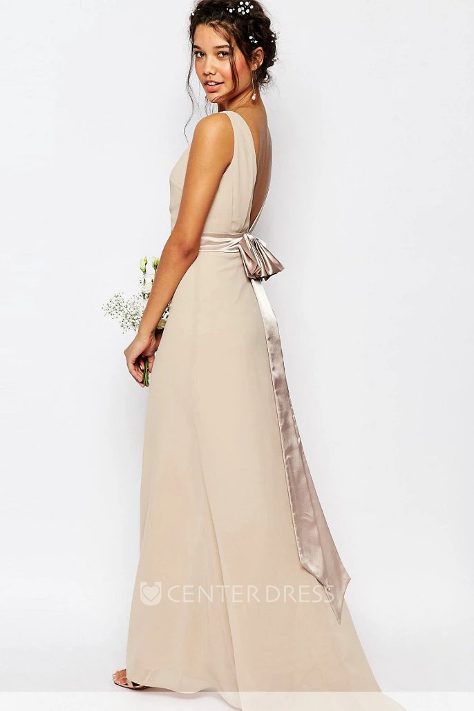 Floor-Length Sleeveless Bowed Bateau Neck Chiffon Bridesmaid Dress