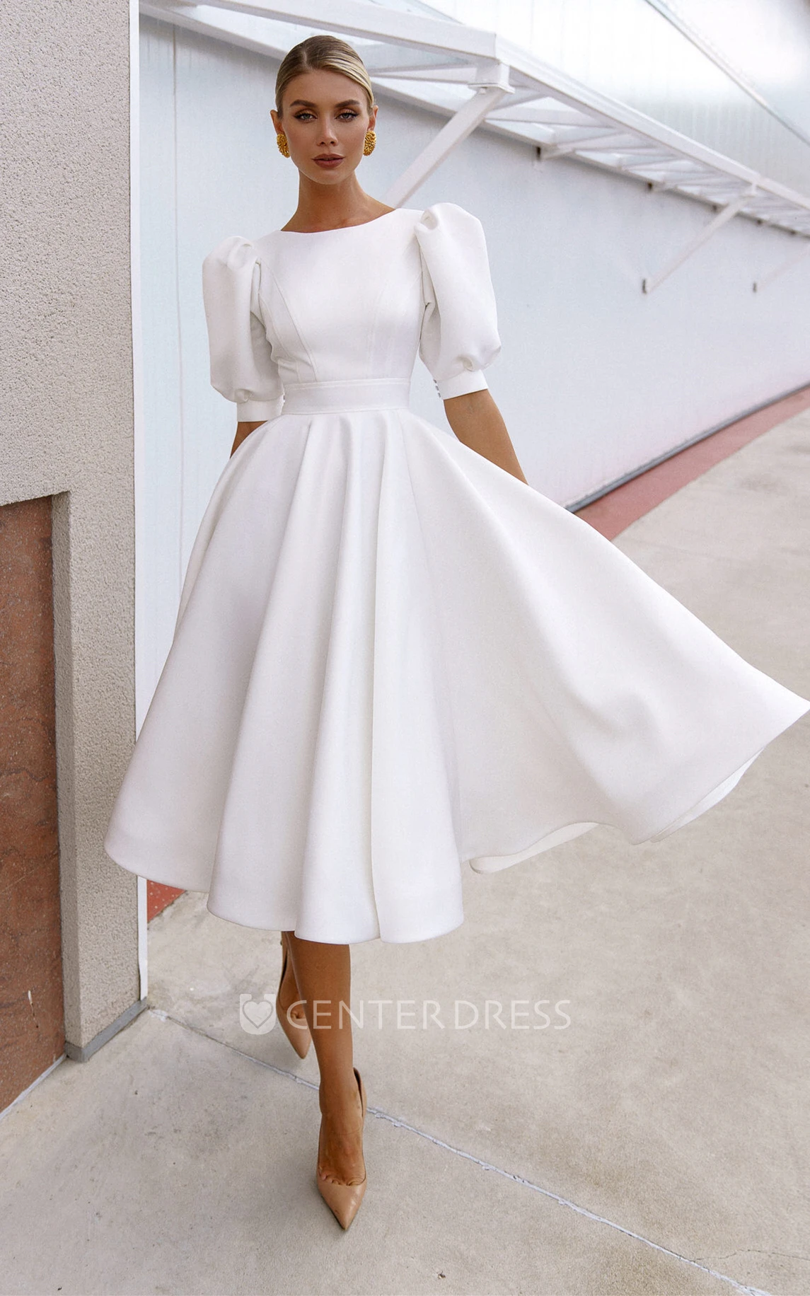 Modern A Line Satin Bateau Knee-length Wedding Dress