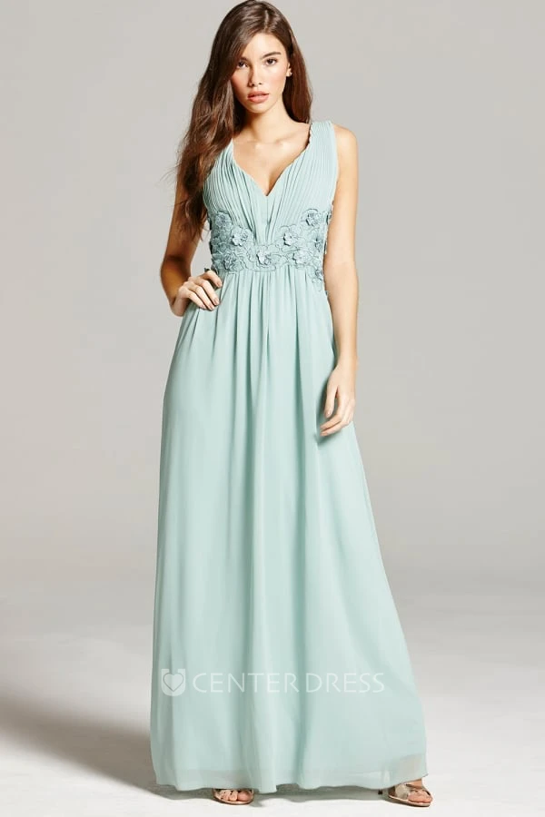 Ruched Sleeveless V-Neck Chiffon Bridesmaid Dress With Flower And Beading