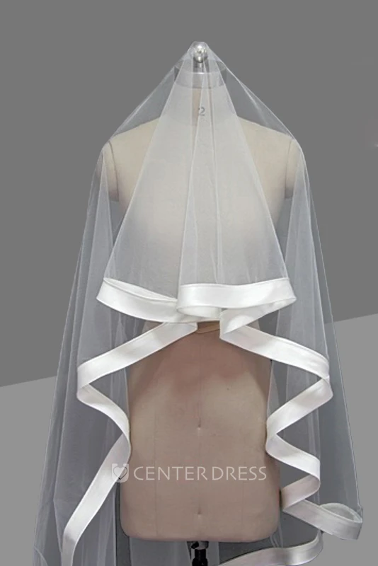 Simple Short Fingertip Tulle Wedding Veil with Satin Edge