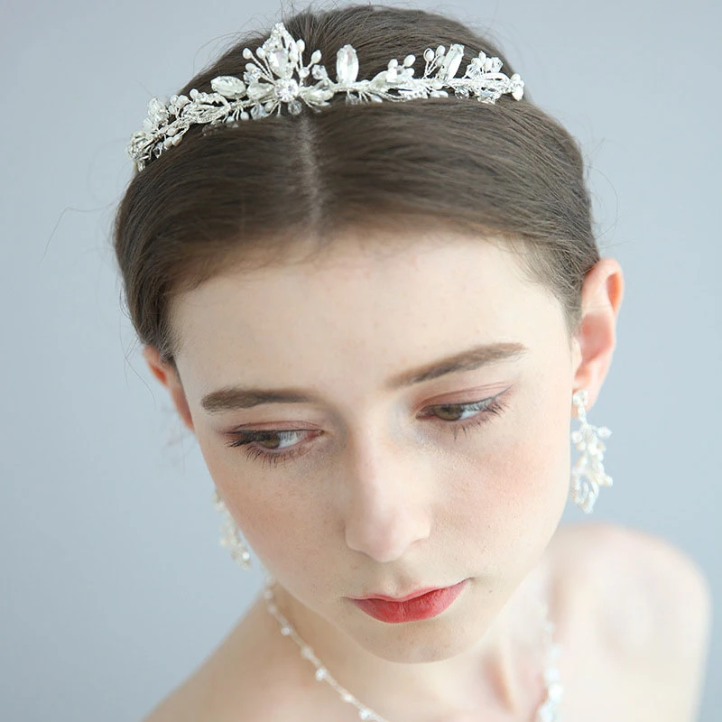 Western Style Classic Rhinestone Pearl Necklace and Earrings and Crown