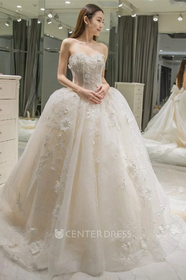 Ball Gown Sweetheart Lace Tulle Zipper Wedding Gown