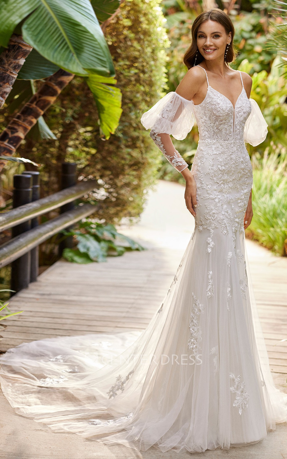 Casual mermaid hotsell wedding dress