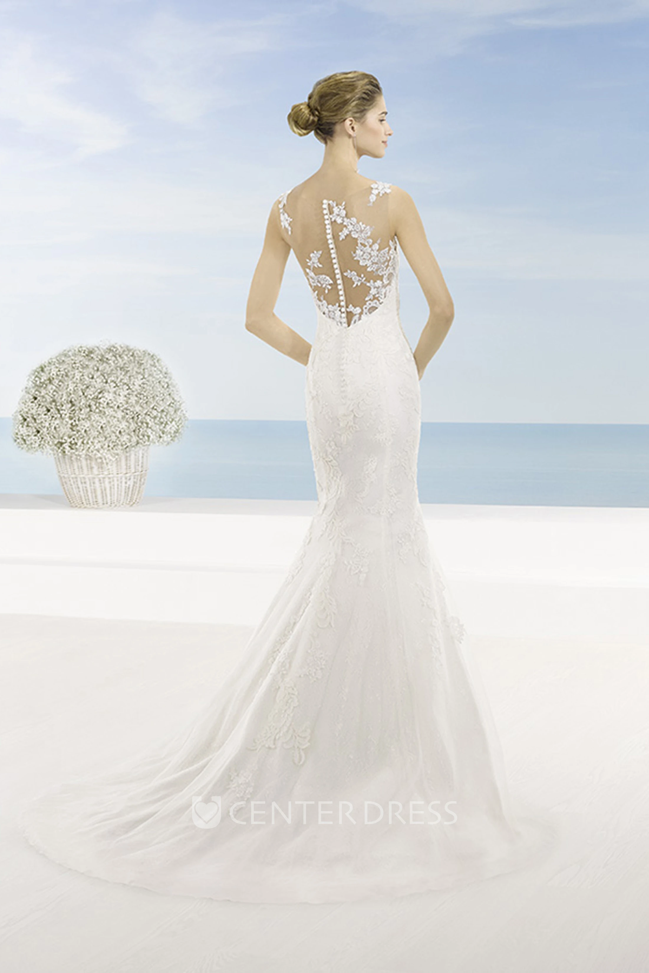 Trumpet Bateau Appliqued Sleeveless Long Lace Warm Wedding Dress With Court Train And Illusion Back