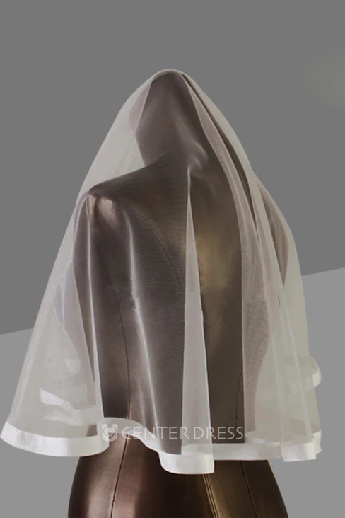 Simple Short Fingertip Tulle Wedding Veil with Satin Edge