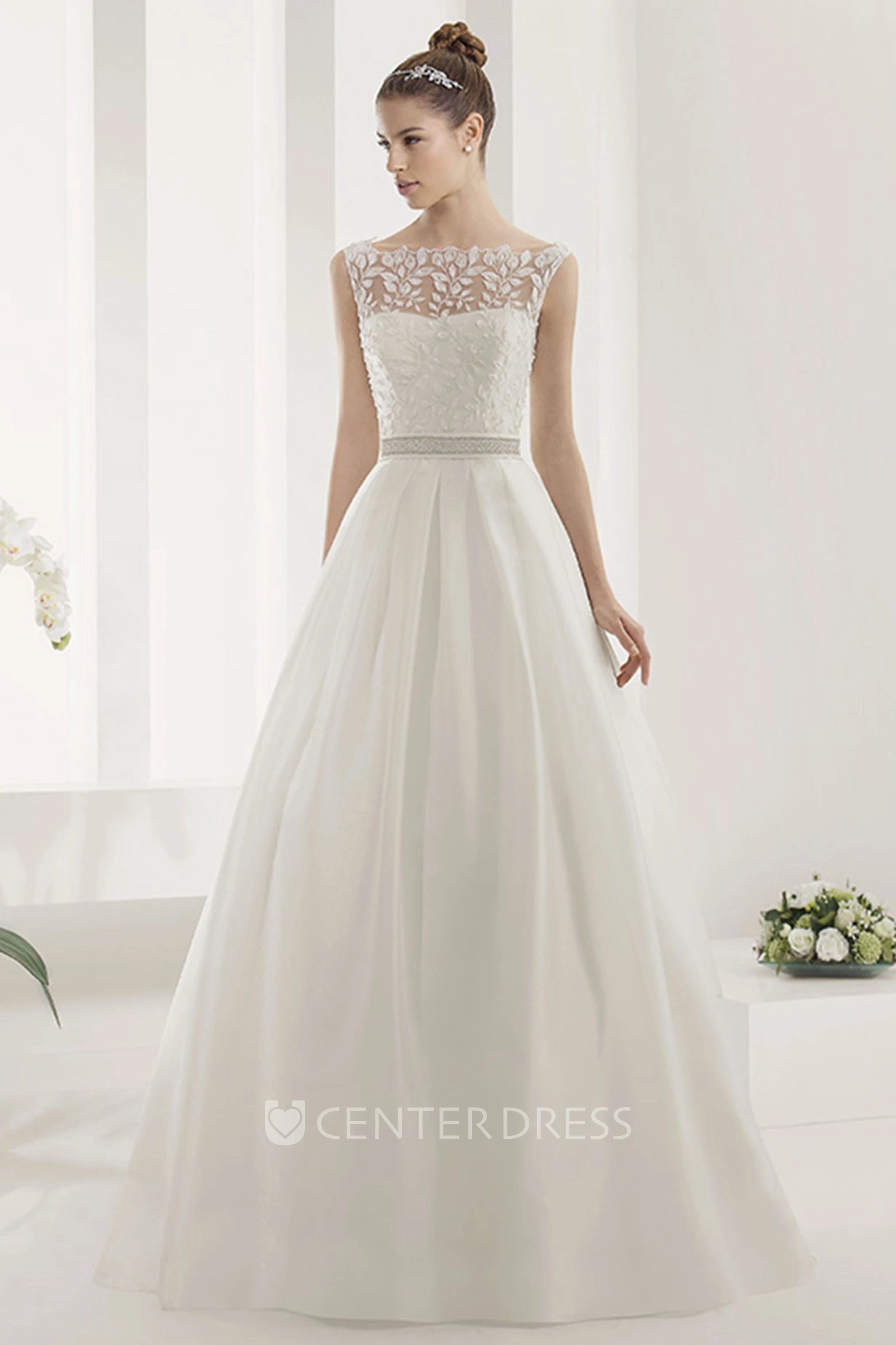 Leaf-appliqued Top Taffeta Wedding Gown With Back Bows