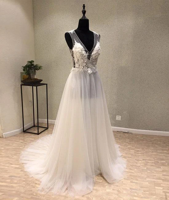 Enchanting V-neck Sleeveless Brush Train Tulle Wedding Dress with Appliques
