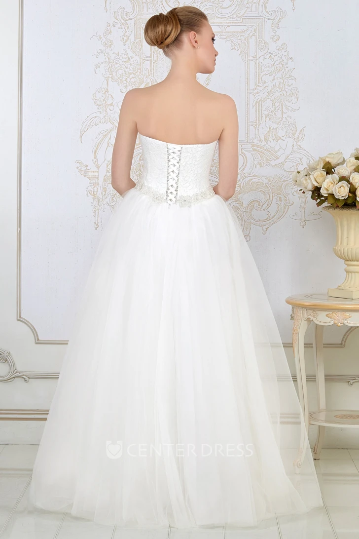 Ball Gown Sweetheart Sleeveless Floor-Length Jeweled Tulle Wedding Dress