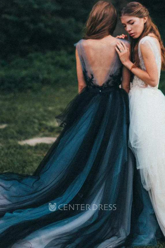 Gothic Black and Grey Bohemian Lace Tulle Wedding Dress Unique Elegant Beach Country Forest V-Neck Sleeveless Bridal Gown with Train and Appliques