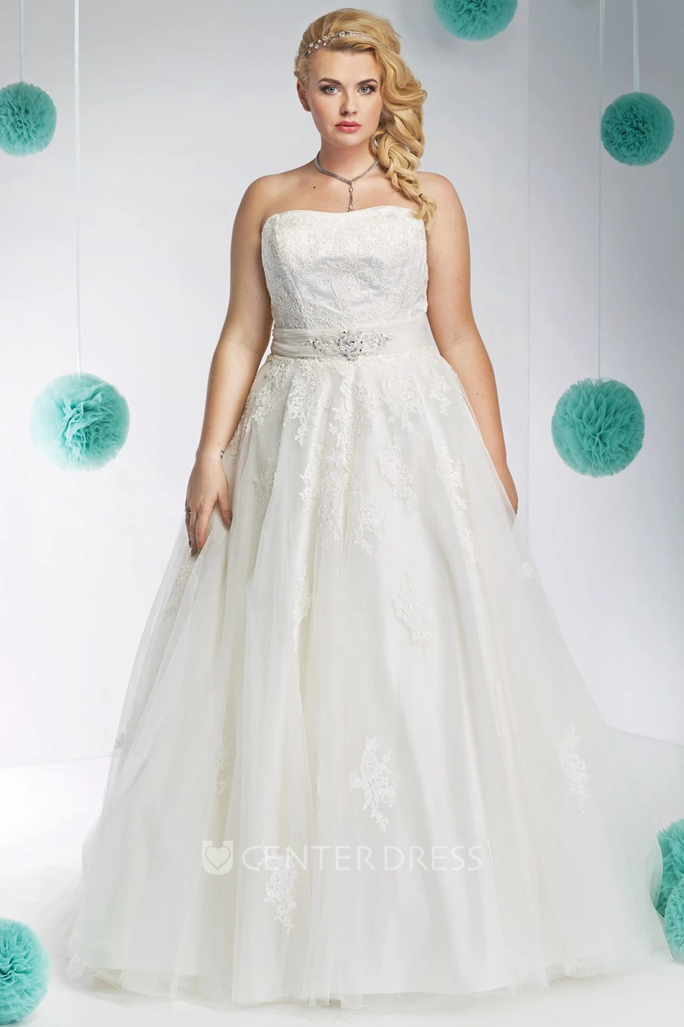 A-Line Sleeveless Strapless Appliqued Floor-Length Lace&Tulle Plus Size Wedding Dress With Waist Jewellery And Bow