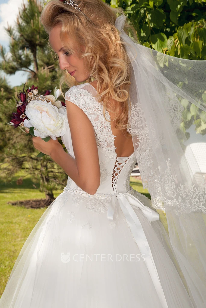 Sweetheart Maxi Appliqued Tulle Wedding Dress With Waist Jewellery And Corset Back