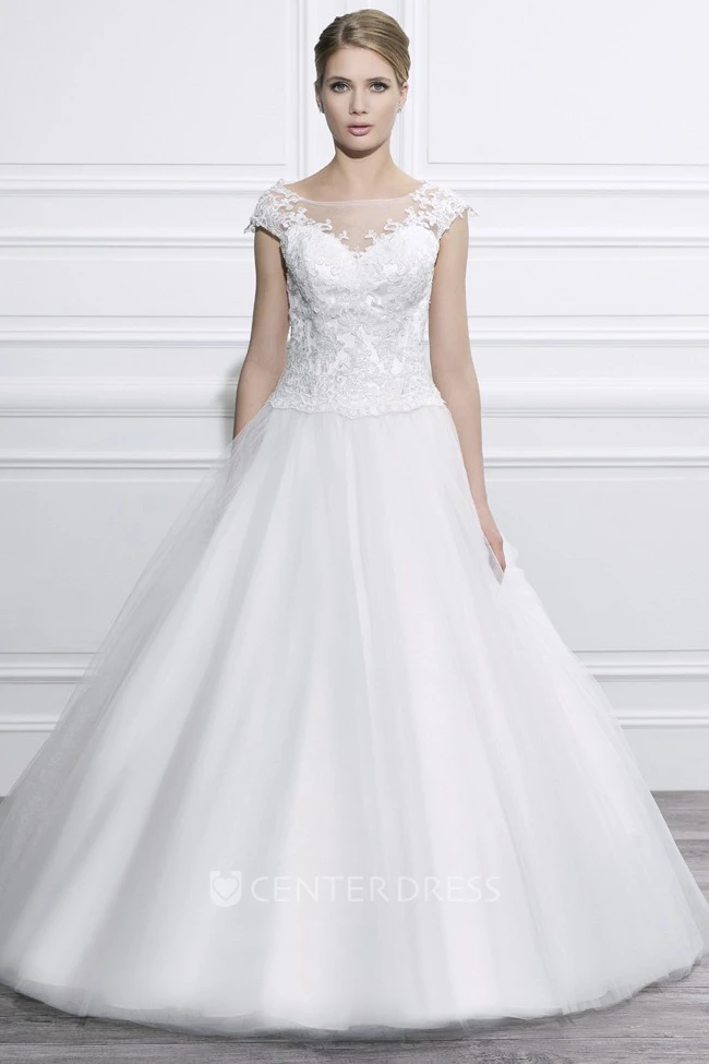 Ball Gown Scoop-Neck Long Cap-Sleeve Tulle Wedding Dress With Appliques And Deep-V Back