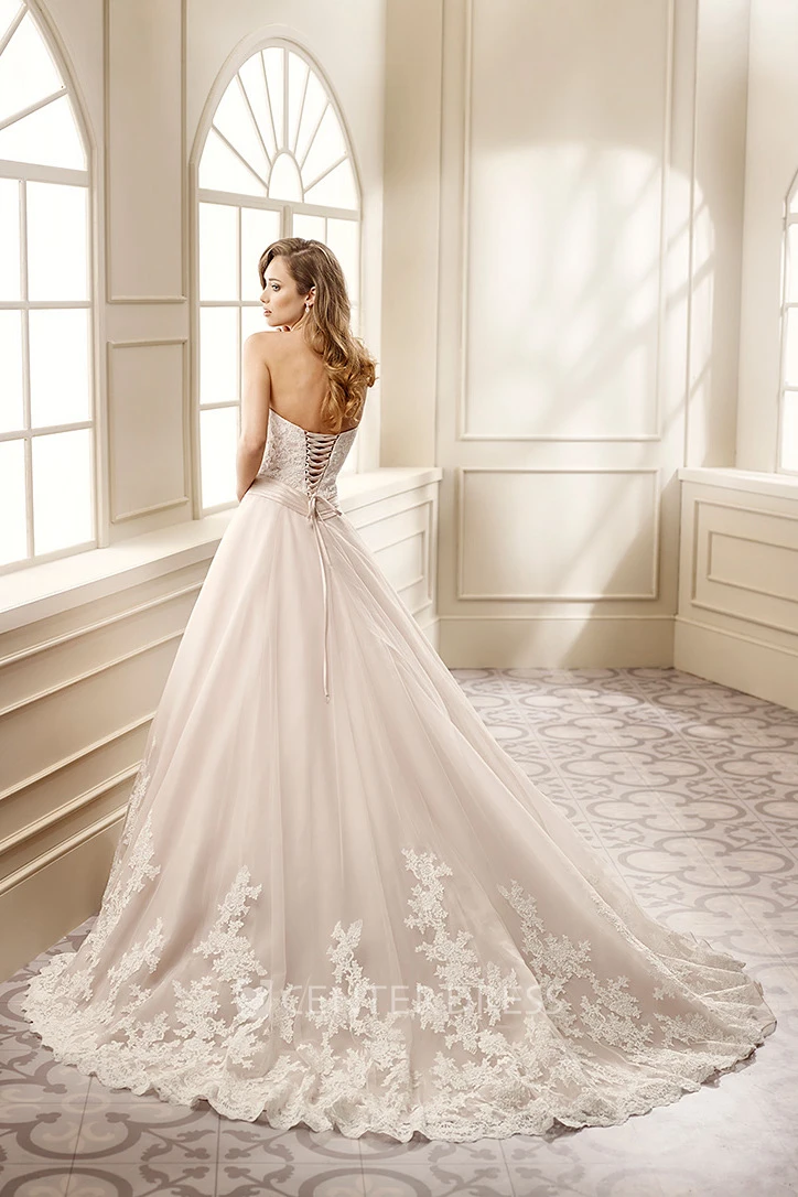 A-Line Sweetheart Long Lace Wedding Dress With Appliques And Corset Back