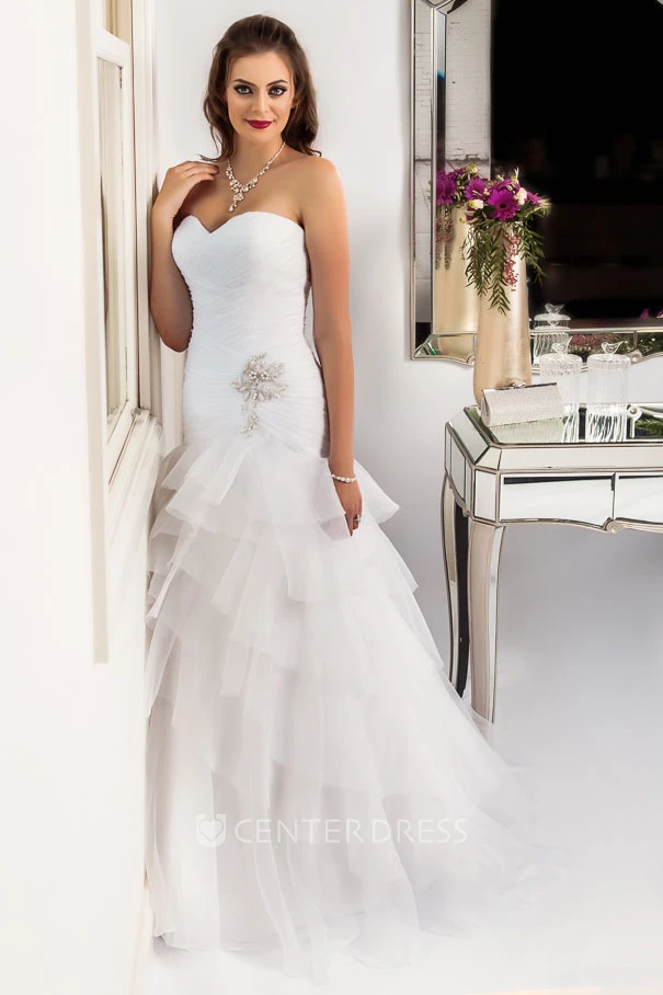 Floor-Length Sleeveless Ruched Sweetheart Tulle Wedding Dress With Tiers And Beading