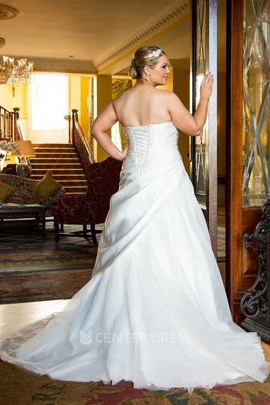 Sweetheart Lace-Up Taffeta Wrapped Bridal Gown With Tulle Train