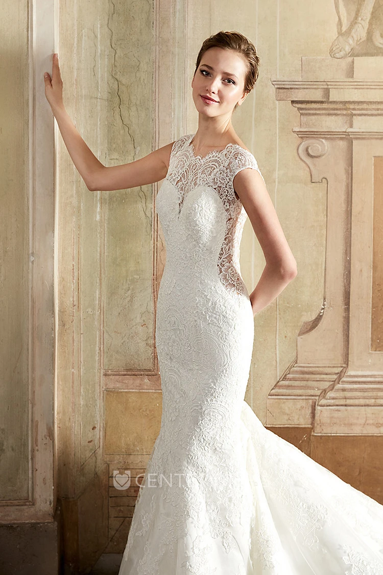 Sheath Floor-Length Scoop-Neck Appliqued Sleeveless Lace Wedding Dress