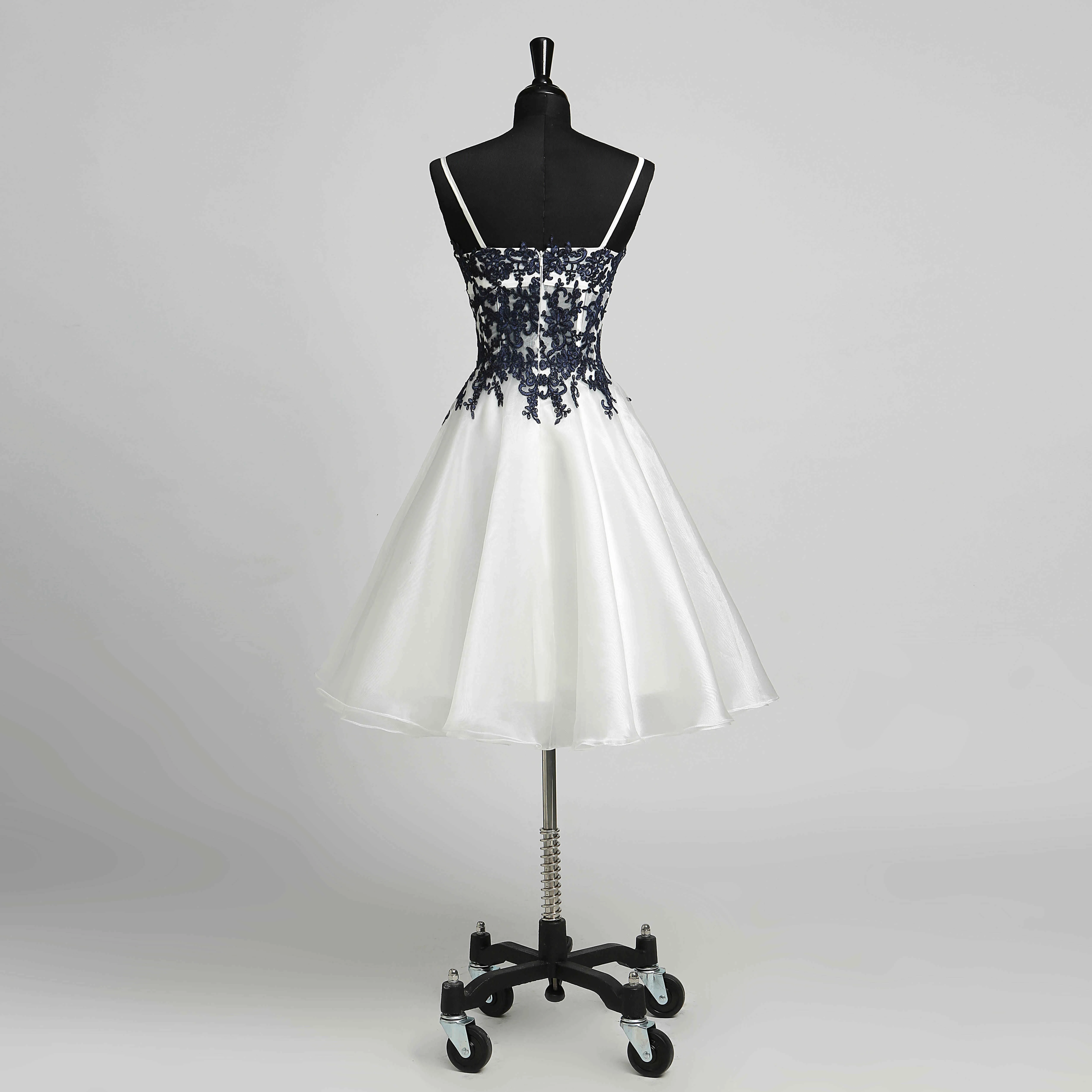 Organza A-Line Straps Elegant Romantic Sleeveless Short Mini Straps Dress with Appliques