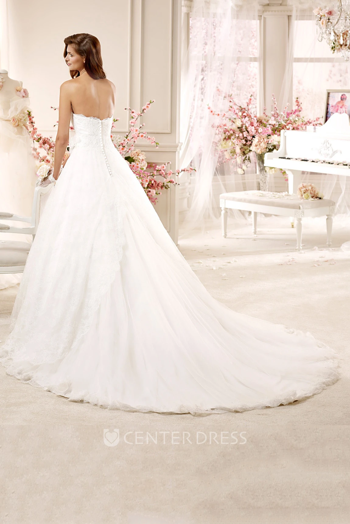 Classic Notched-neck A-line Wedding Dress with Flowers and Court Train 