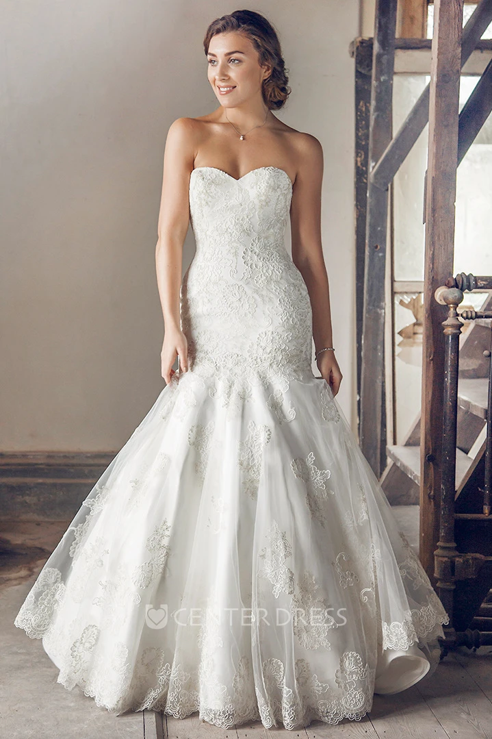 Sweetheart Long Appliqued Lace&Tulle Wedding Dress With Court Train