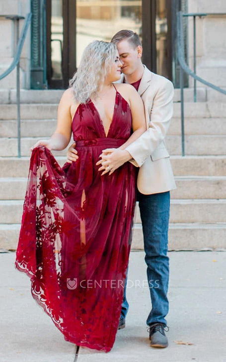 Romantic Plus Size A-Line Tulle Sleeveless Evening Dress V-neck Country Simple