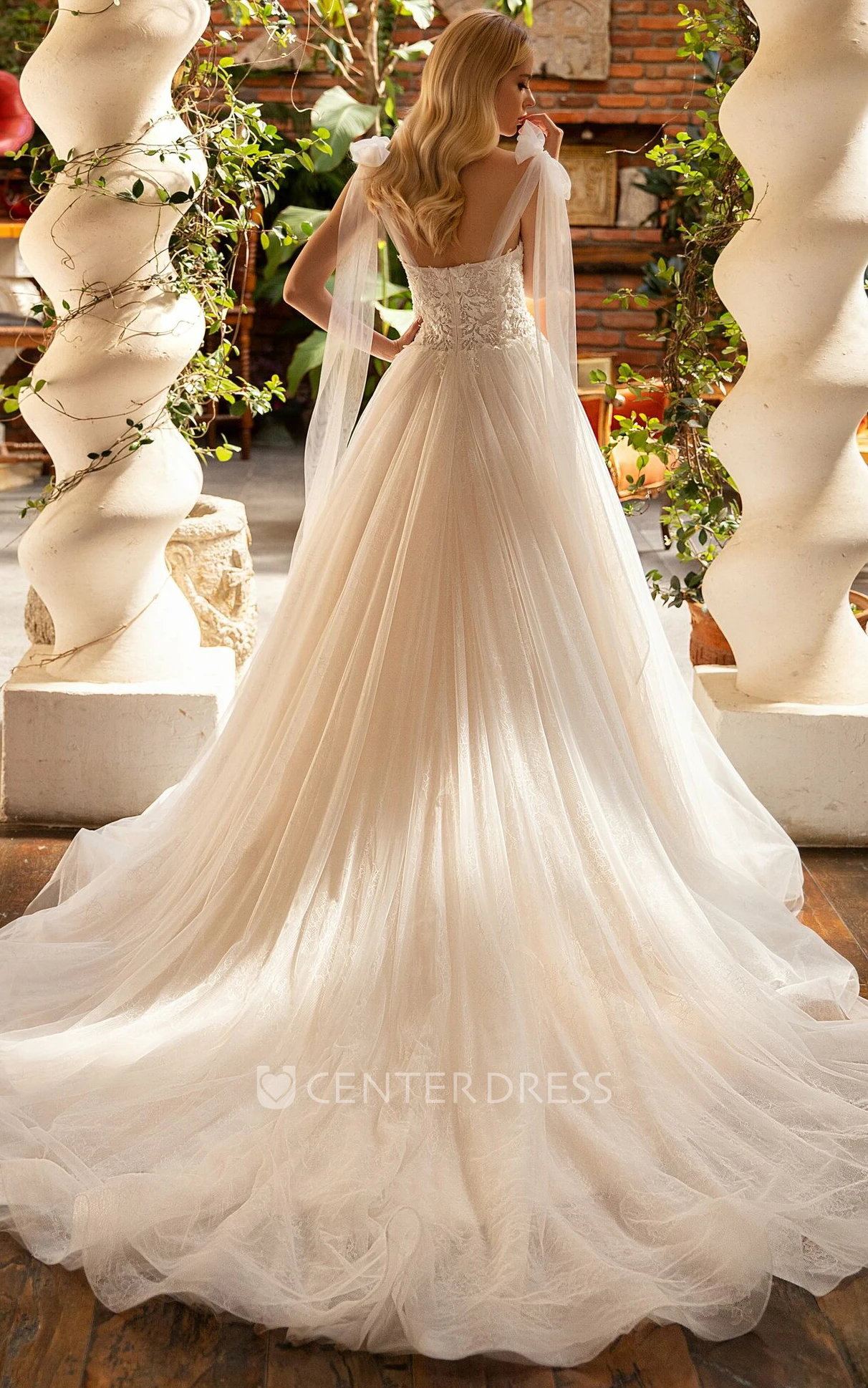 Modern Ball Gown Sleeveless Court Train Lace Backless Wedding Dress with Appliques