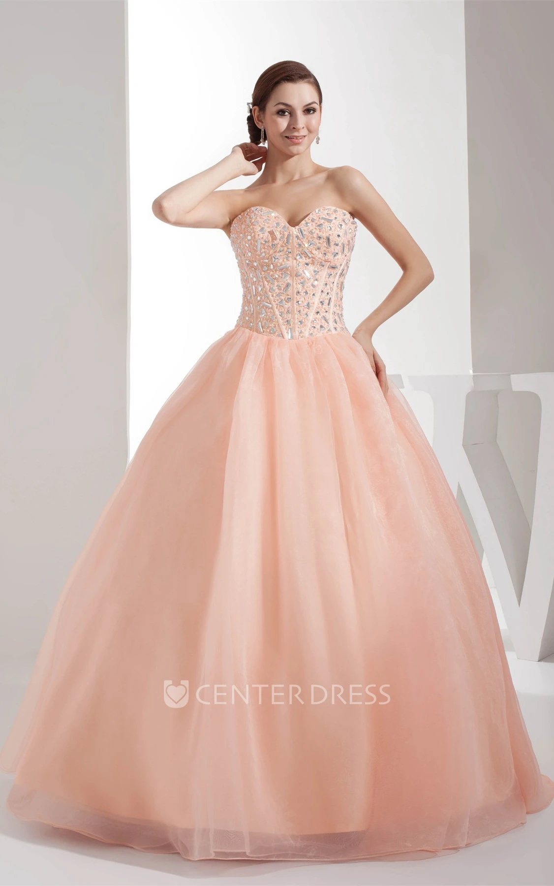 Sweetheart Sleeveless Tulle Ball Gown Prom Dress with Beading