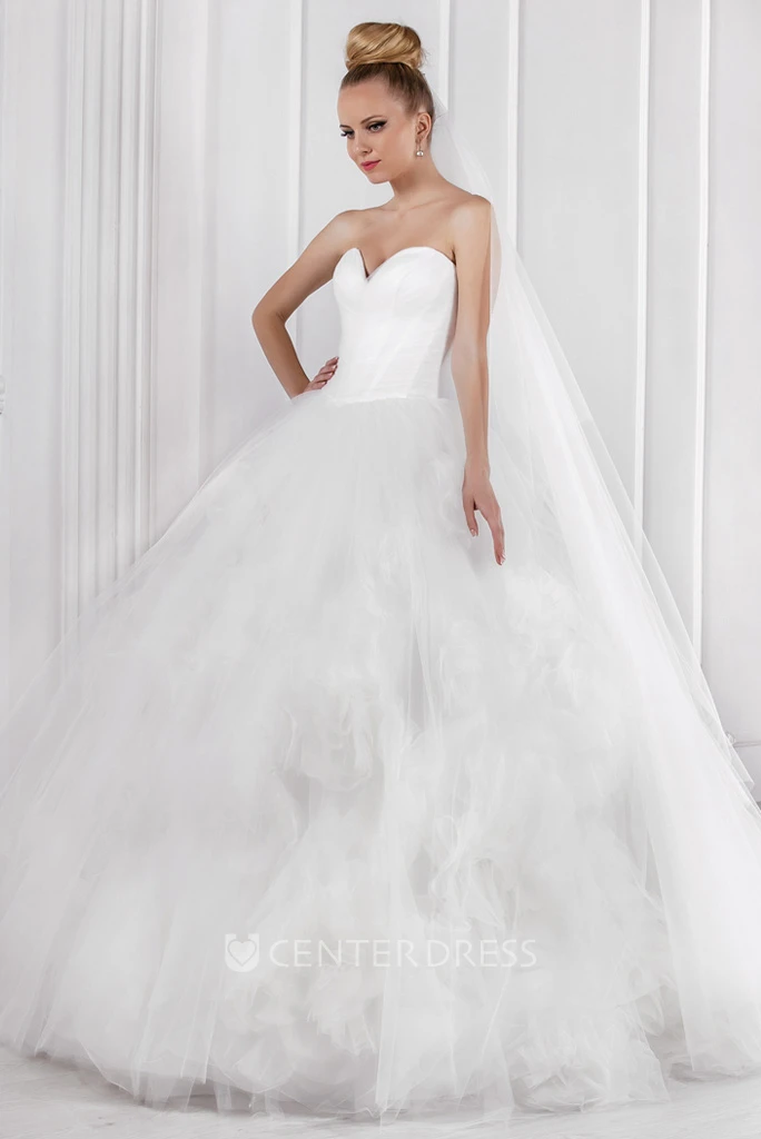 Sweetheart Maxi Criss-Cross Ruffled Tulle Wedding Dress With Flower And Corset Back