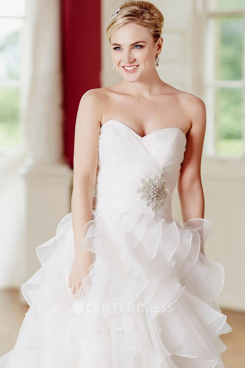 A-Line Sweetheart Ruffled Floor-Length Tulle Wedding Dress With Criss Cross And Broach