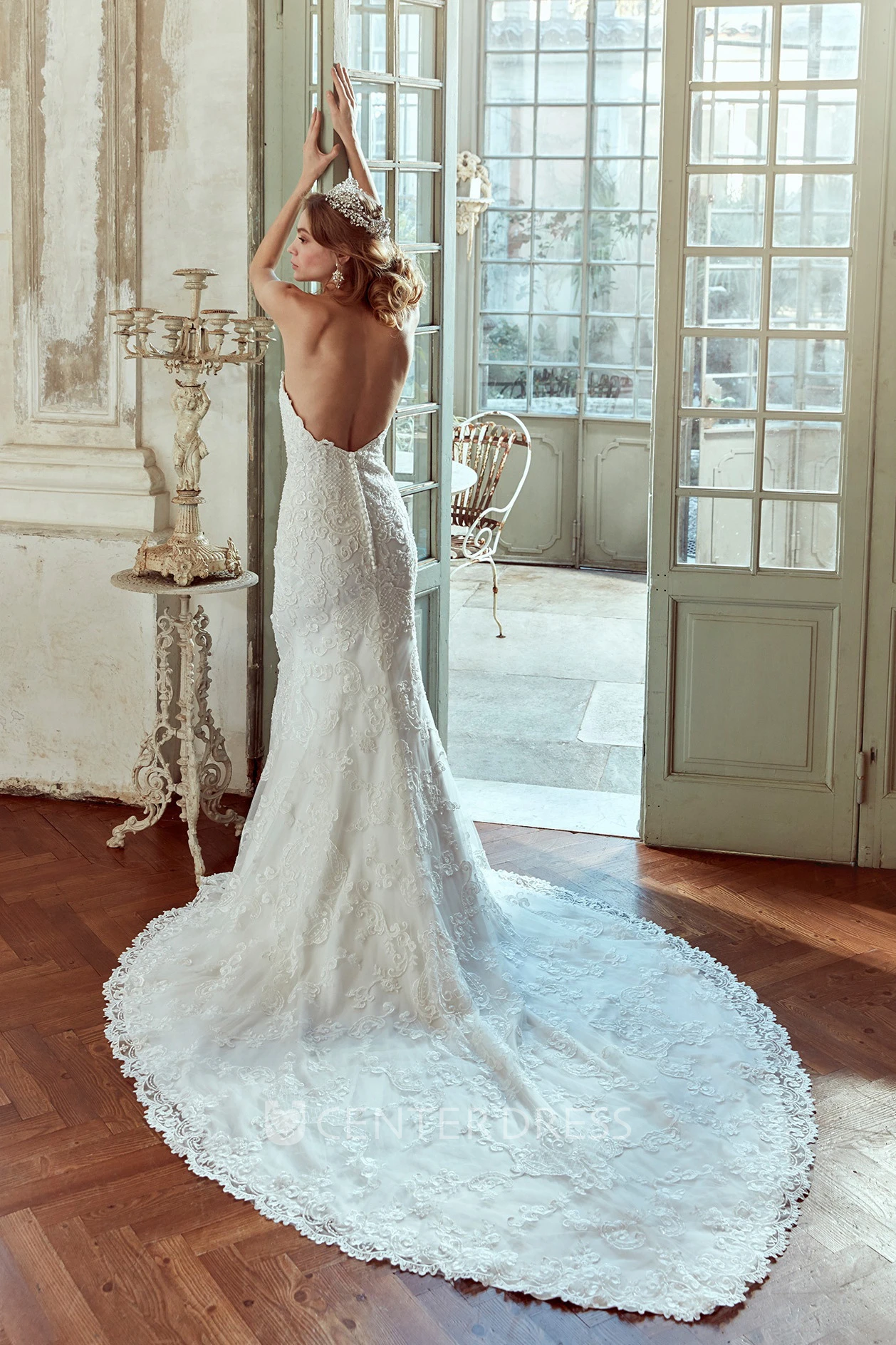 Sweetheart Sheath Gown With Lace Appliques And Court Train