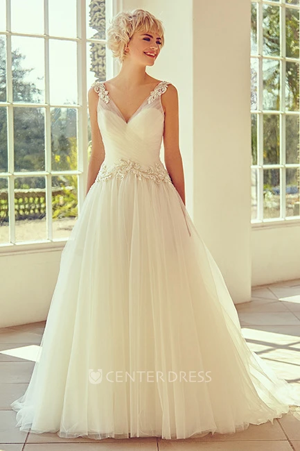 V-Neck Maxi Appliqued Cap-Sleeve Tulle Wedding Dress With Court Train And V Back