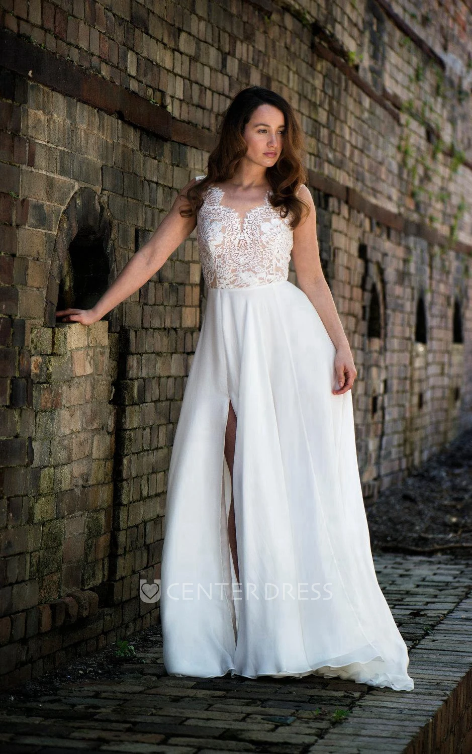 Sexy V-Neck Sleeveless Chiffon Wedding Dress With Split Side