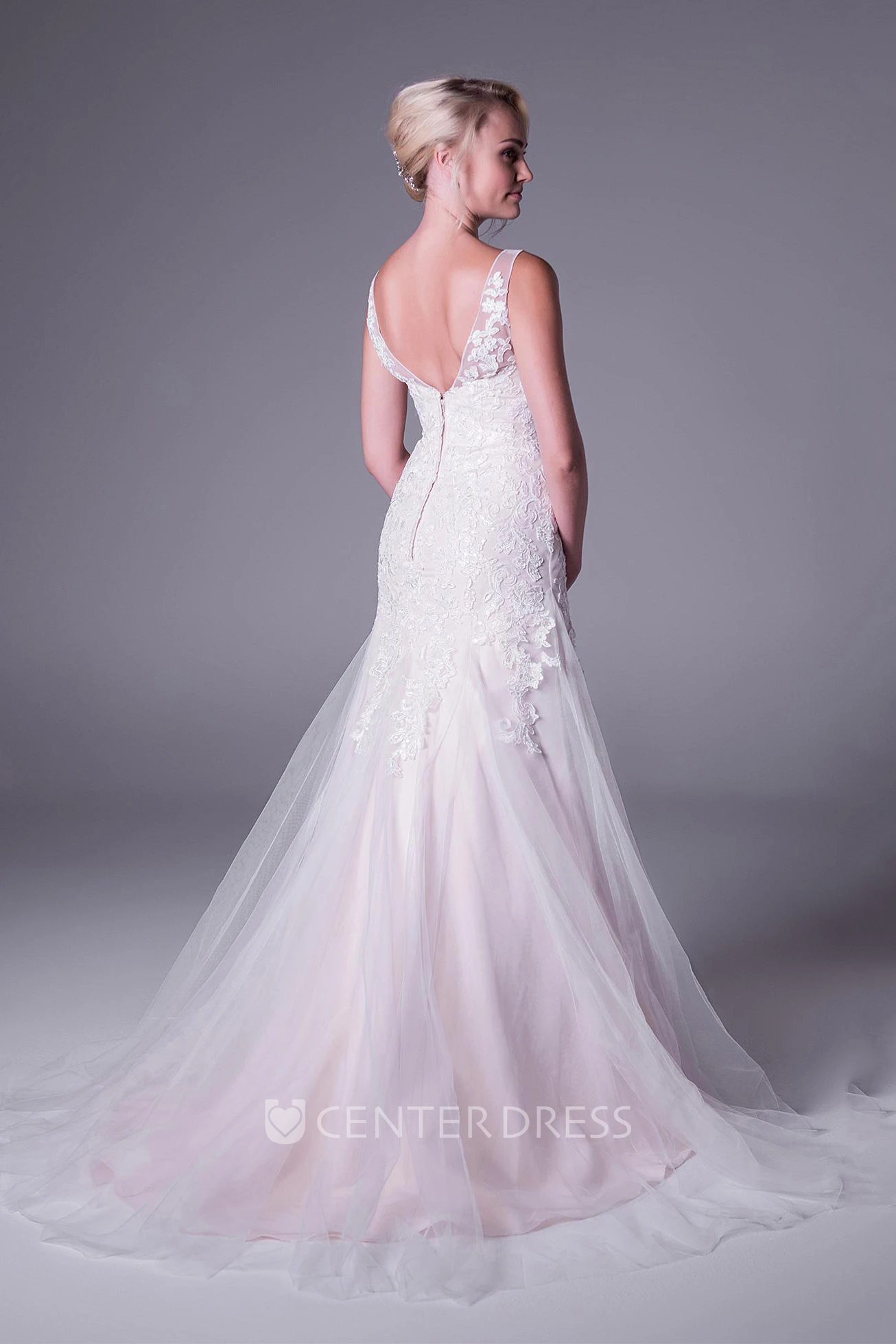 A-Line Appliqued Sleeveless Scoop-Neck Long Tulle Wedding Dress
