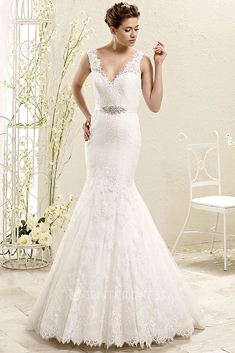 Mermaid Floor-Length V-Neck Appliqued Sleeveless Lace Winter Wedding Dress With Waist Jewellery