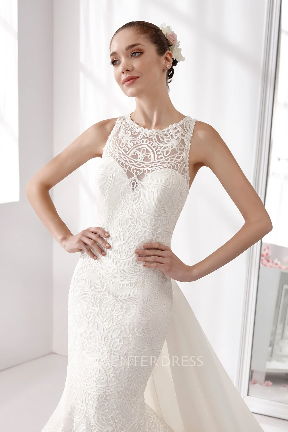 Jewel-Neck Mermaid Lace Wedding Dress With Sheath Style And Detachable Back Bow Train