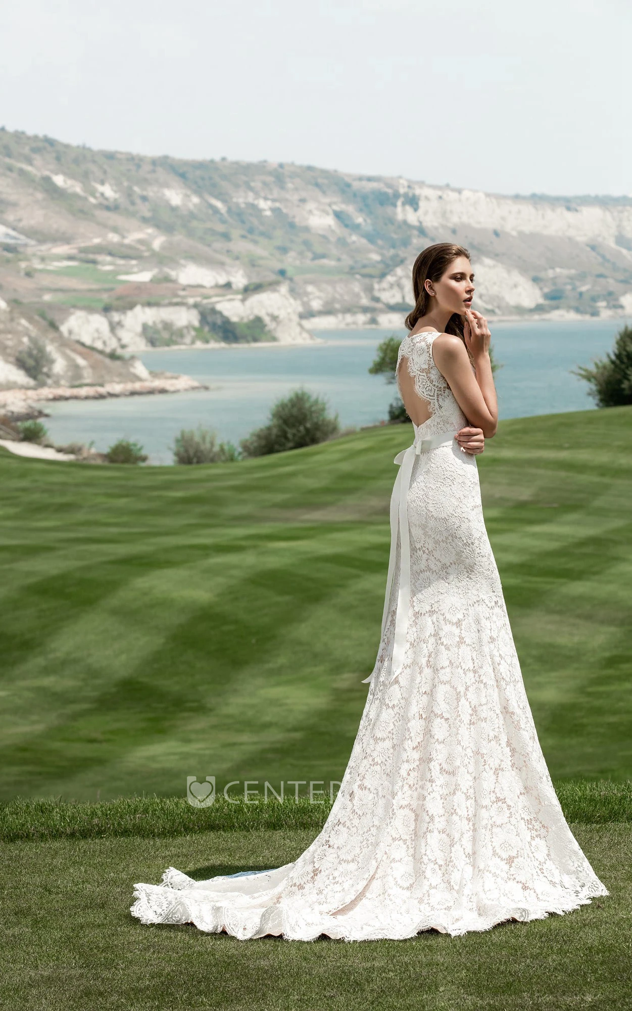 Scalloped Neckline Sleeveless Keyhole Back Lace Sheath Dress With Bow