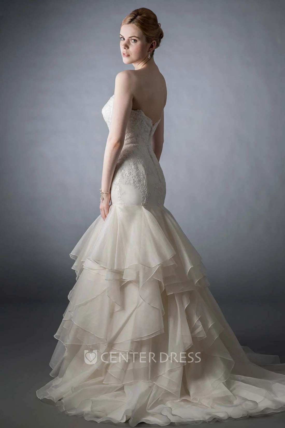 Mermaid Appliqued Sleeveless Sweetheart Tulle Wedding Dress