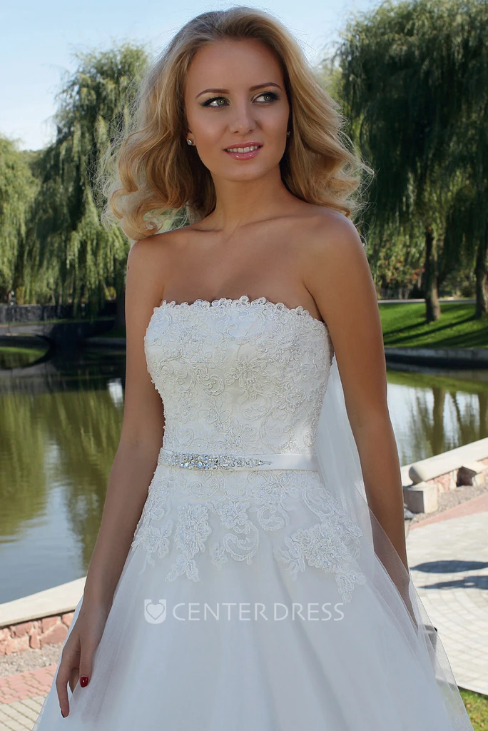 Ball Gown Jeweled Strapless Tulle Wedding Dress With Lace And Lace Up