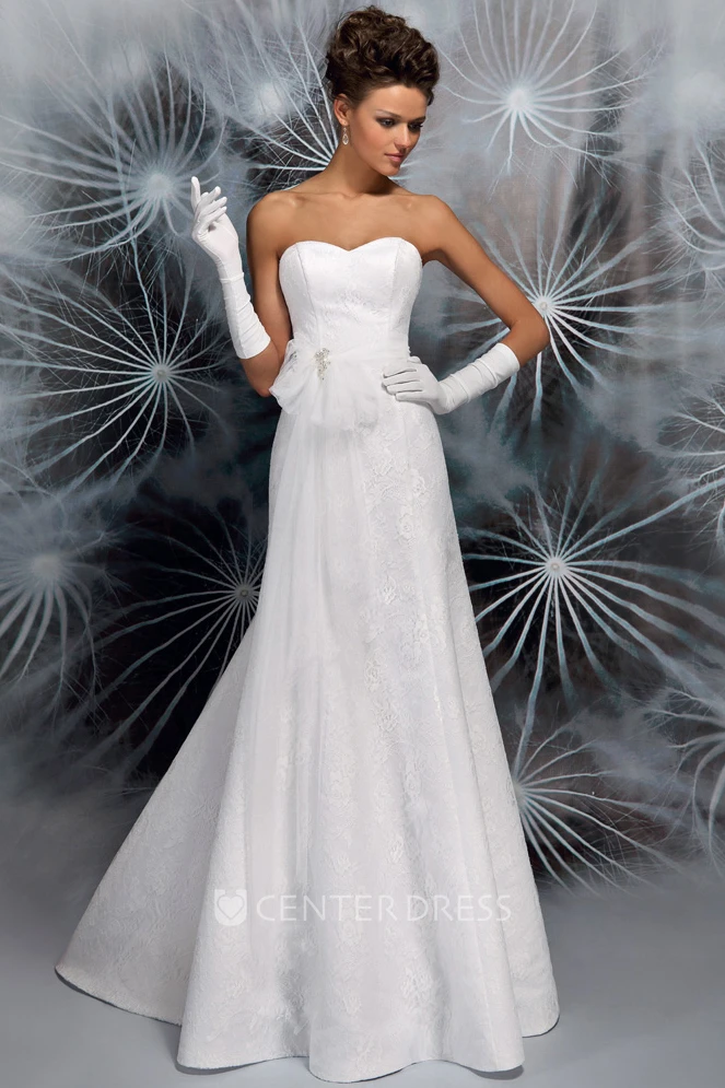 A-Line Floor-Length Lace Sweetheart Sleeveless Satin Warm Wedding Dress With Low-V Back And Bow