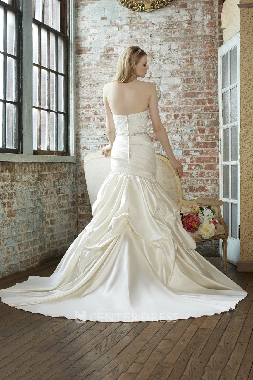 Mermaid Appliqued Sweetheart Maxi Sleeveless Satin Warm Wedding Dress With Pick Up And Waist Jewellery