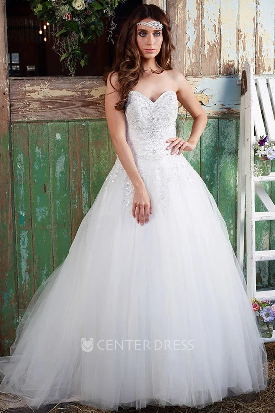 Ball Gown Long Sweetheart Sleeveless Beaded Tulle Wedding Dress
