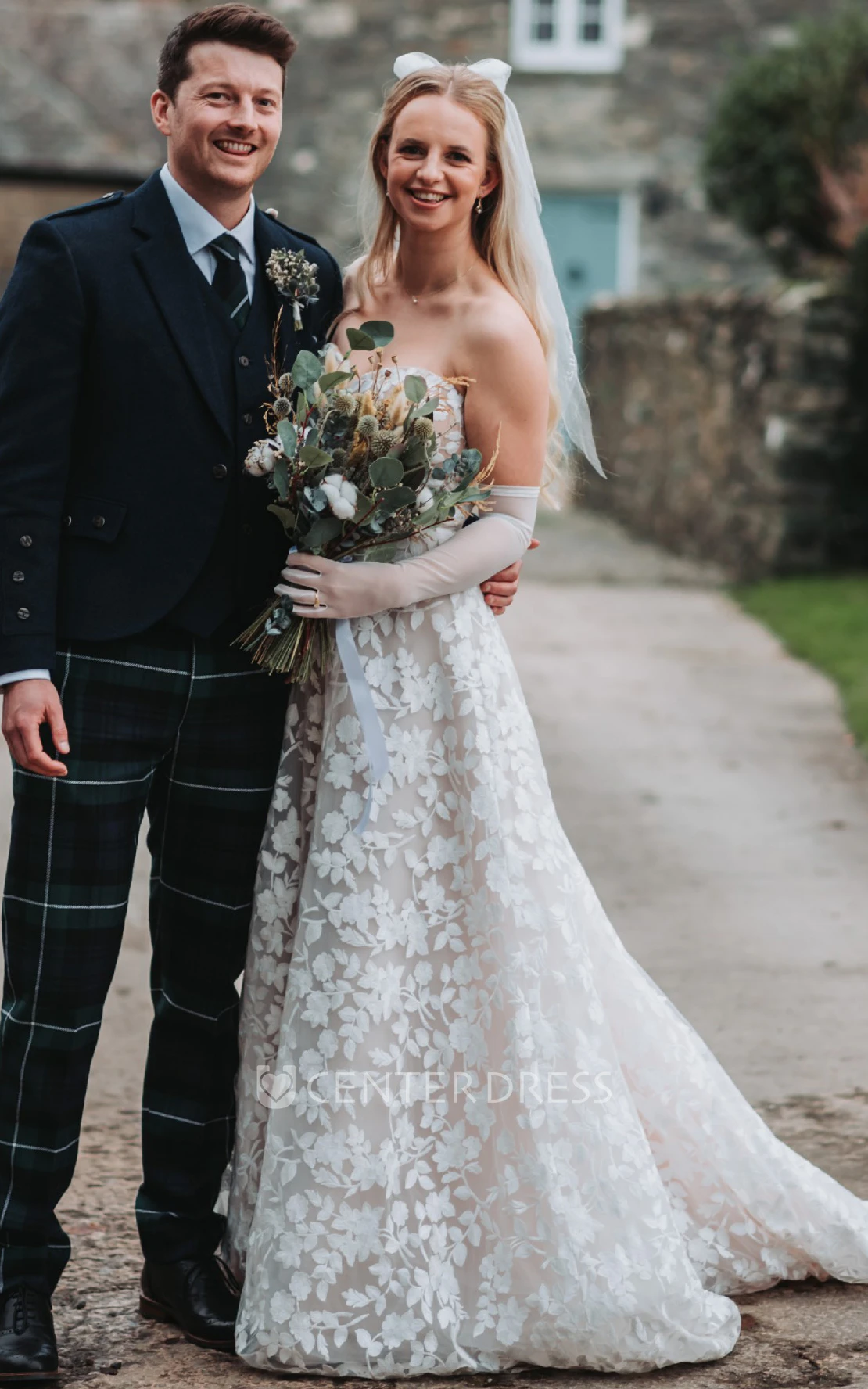 Bohemian Strapless Garden Marriage Dress A-Line with White Appliques Lace Sweep Train