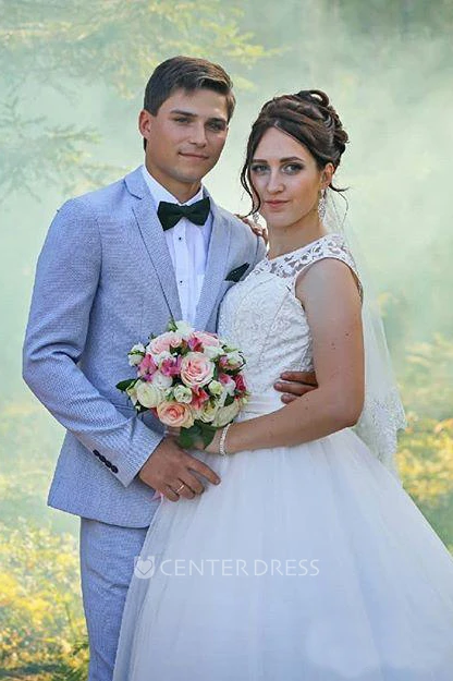 Ethereal Tulle and Lace Jewel-neck Sleeveless Bridal Gown