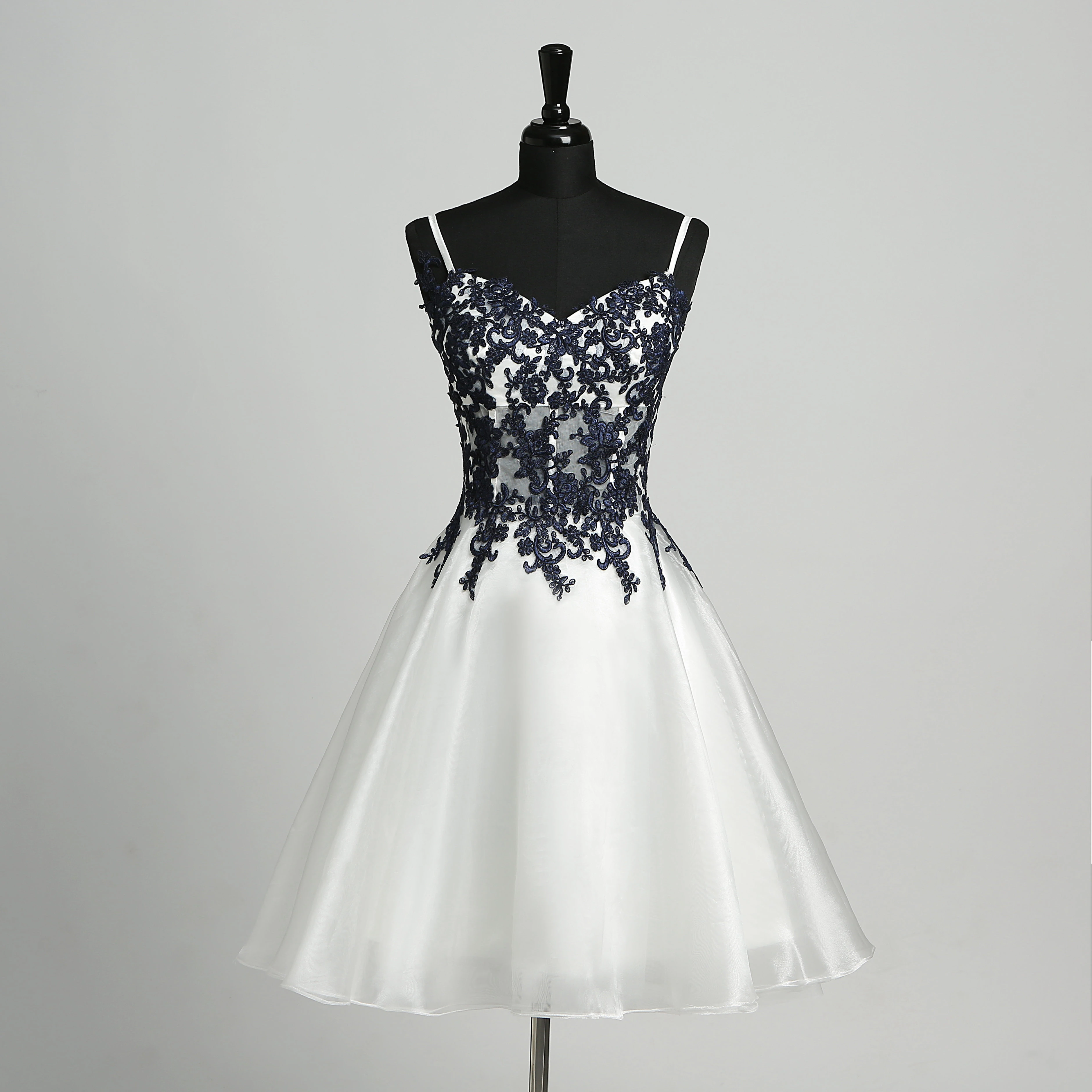 Organza A-Line Straps Elegant Romantic Sleeveless Short Mini Straps Dress with Appliques
