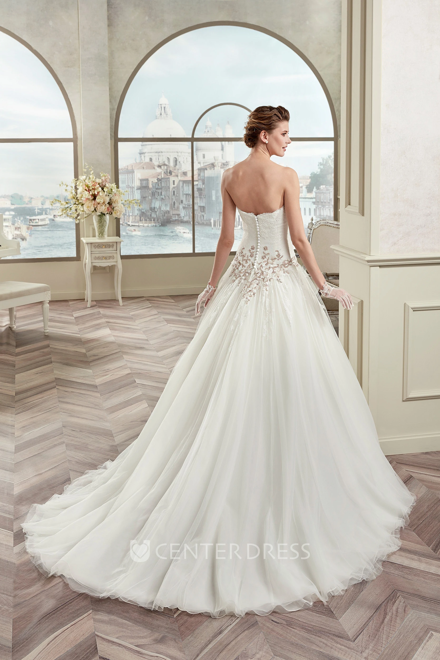 Sweetheart A-Line Bridal Gown With Floral Appliques And Zipper Back